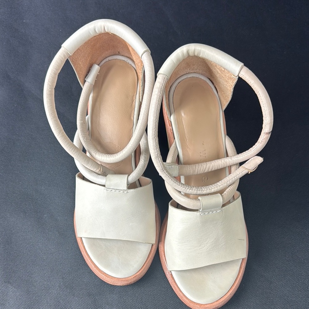 Elegant Cream Women's Sandals
